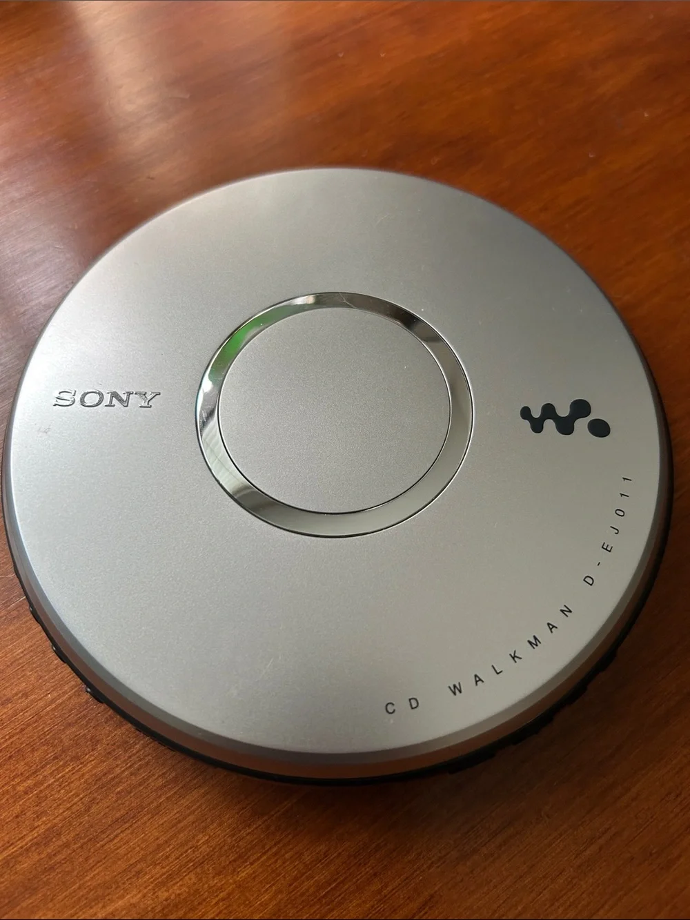 Sony Silver CD Walkman D-EJ011 Portable Disc Player